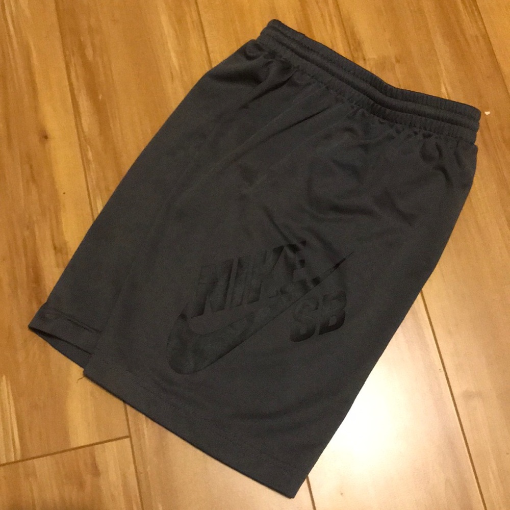 Nike sb kids athletic shorts